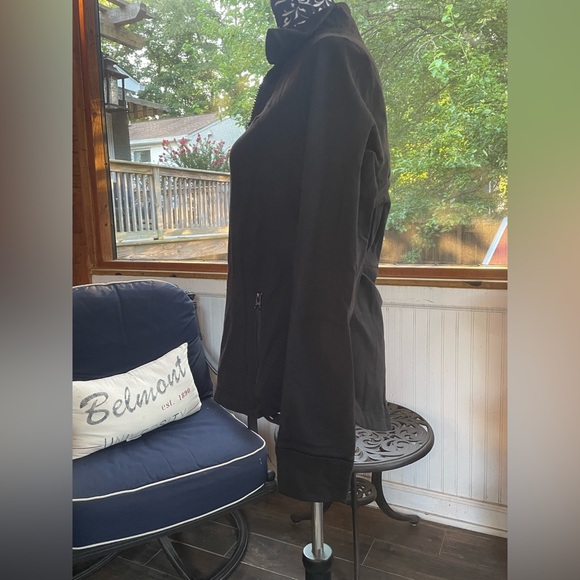 Lululemon Define Slim Fit Jacket
Black - Picture 4 of 12